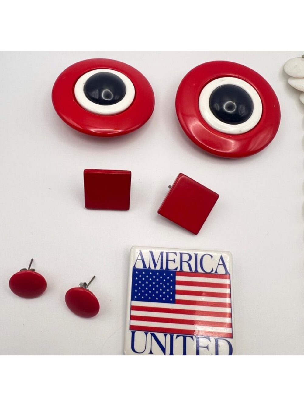 Vintage Patriotic Red White & Blue Jewelry Lot Necklaces Earrings Bracelets Pin - Picture 4 of 11